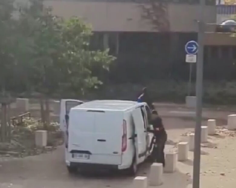 Γαλλία: Βίντεο από νέα ένοπλη ληστεία με λεία χρυσό – Οι δράστες ήταν μεταμφιεσμένοι σε αστυνομικούς