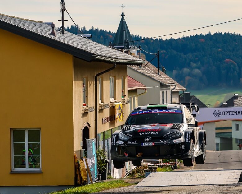 WRC: Ο Kalle Rovanpera χάρισε τη νίκη και τον τίτλο στην Toyota