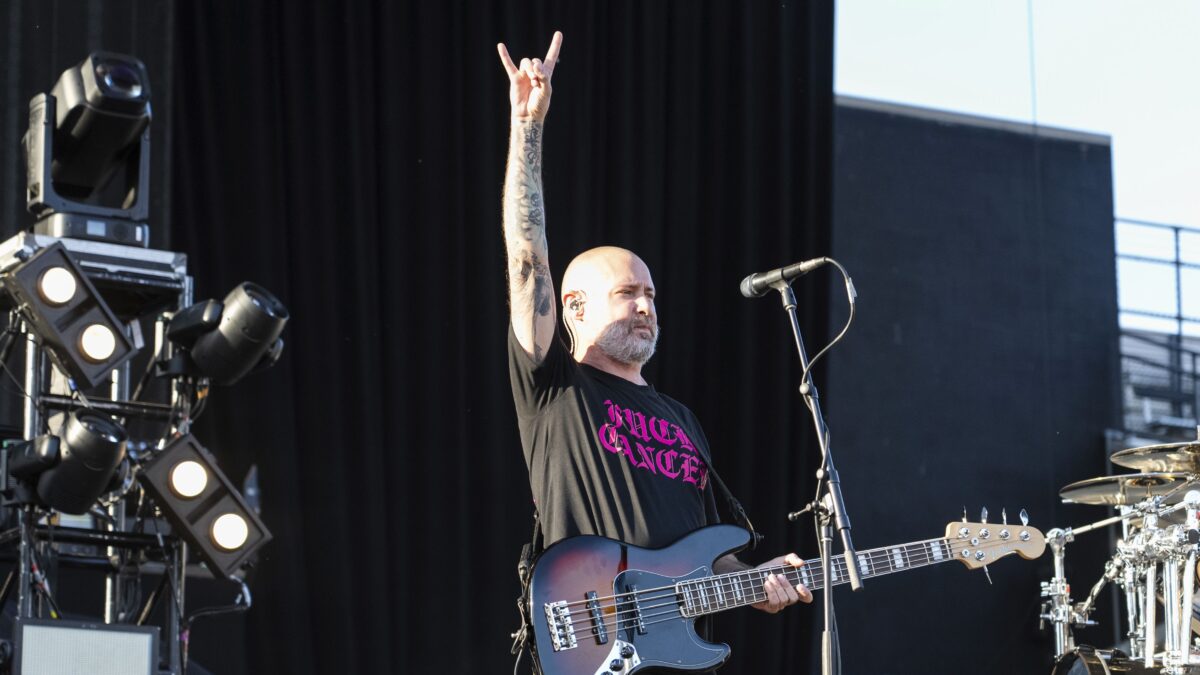 Ο μπασίστας των Limp Bizkit, Σαμ Ρίβερς