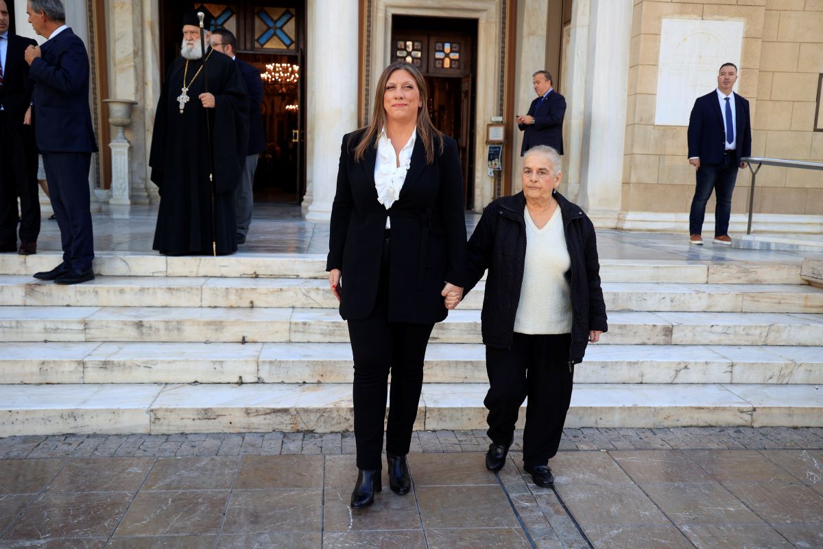 Η Ζωή Κωνσταντοπούλου μαζί με την κόρη του Λάκη Σάντα, Αλεξάνδρα Σάντα