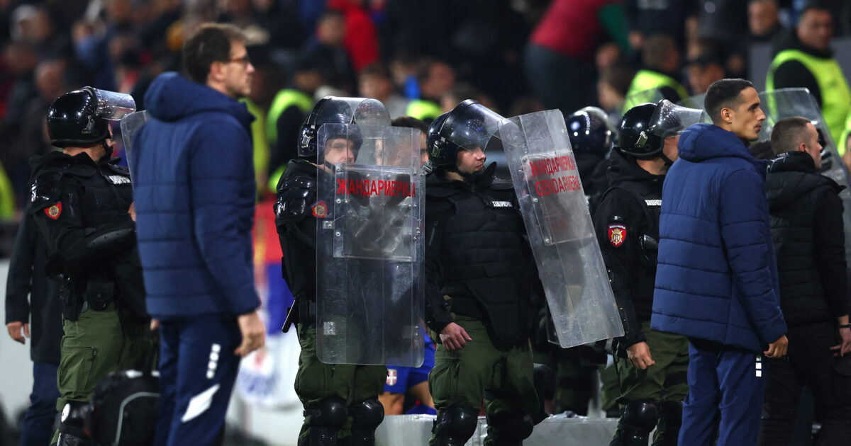 Serbia – Albania: With the help of police officers entered the locker room the guests in the respite