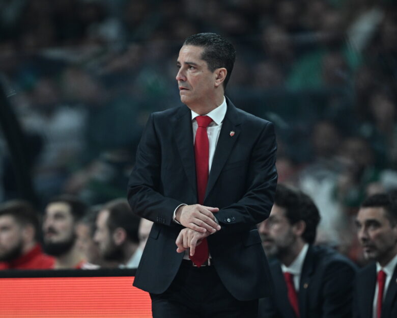 Ο Γιάννης Σφαιρόπουλος αποτελεί και επίσημα παρελθόν από τον Ερυθρό Αστέρα – Φαβορί να τον αντικαταστήσει ο Σάσα Ομπράντοβιτς