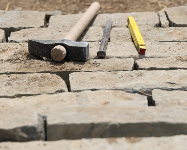 Θεσσαλονίκη: 31χρονος επιτέθηκε με σφυρί τον 70χρονο συγκάτοικό του – Tον τραυμάτισε βαριά και του έκλεψε τραπεζικές κάρτες