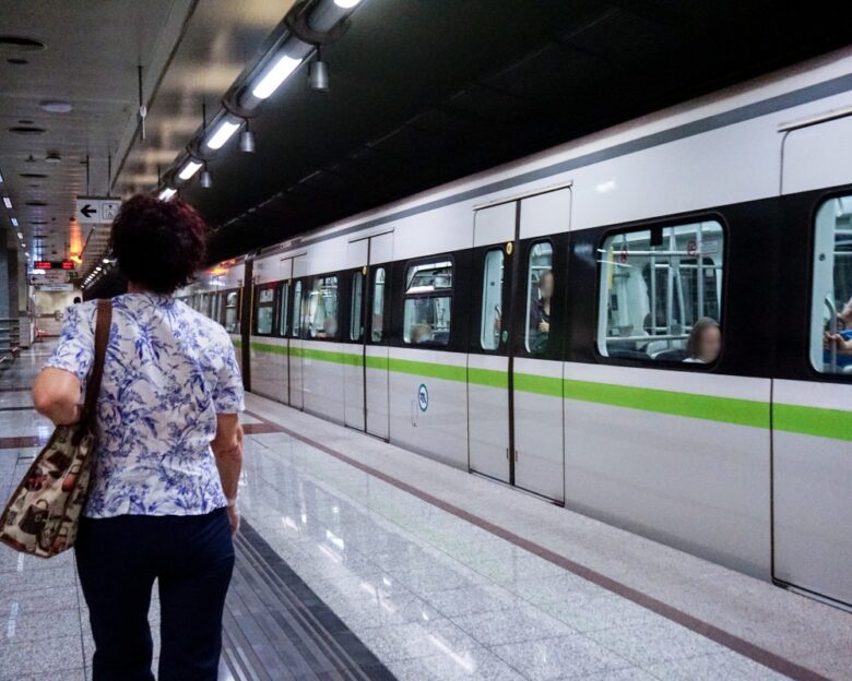 Αμπελόκηποι: Ακινητοποιήθηκε συρμός του μετρό λόγω προβλήματος ηλετροδότησης