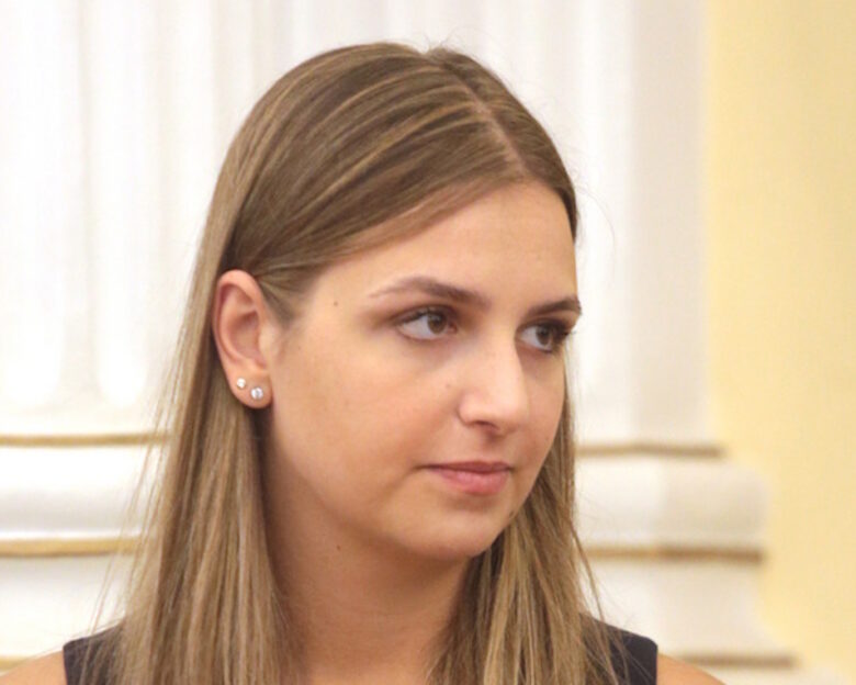 Σοφία Μητσοτάκη: «Έλεος με τα fake news» απαντά για τα εισιτήρια με τους Boston Celtics, το ποπ κορν και την κόκα κόλα του πρωθυπουργού στη Βοστώνη