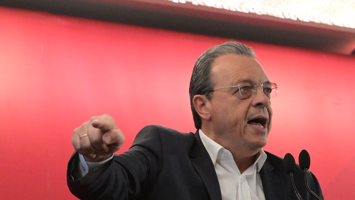Ο πρόεδρος του ΣΥΡΙΖΑ, Σωκράτης Φάμελλος στο βήμα της Κεντρικής Επιτροπής