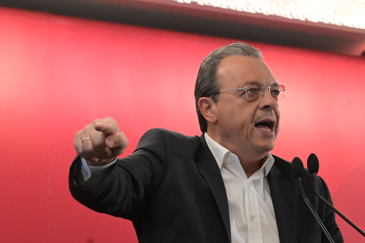 Ο πρόεδρος του ΣΥΡΙΖΑ, Σωκράτης Φάμελλος στο βήμα της Κεντρικής Επιτροπής