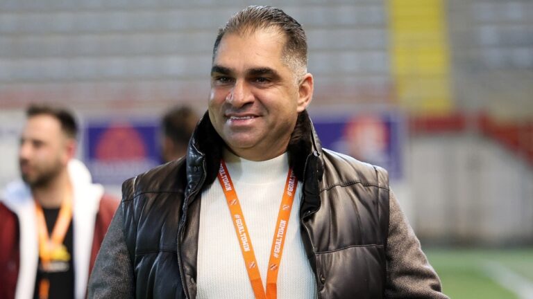 Ο Σταύρος Δημοσθένους