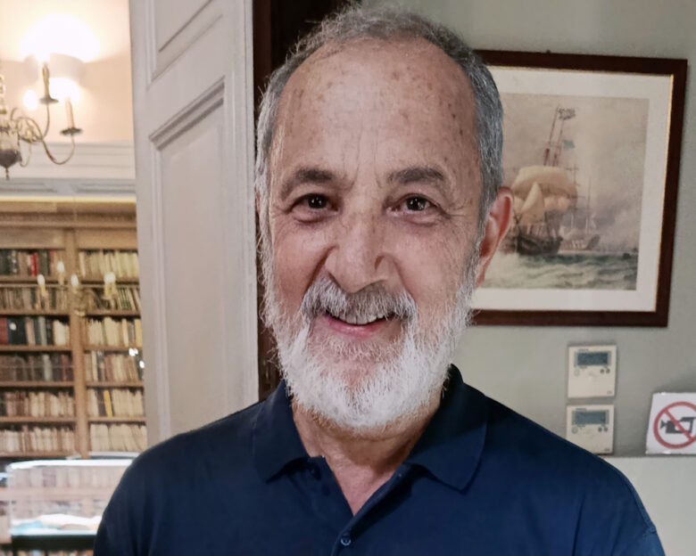 Στέλιος Μάινας: «Δεν είμαι υπέρ των remakes, ακόμα και οι μεγαλύτερες επιτυχίες δεν ξαναγίνονται»