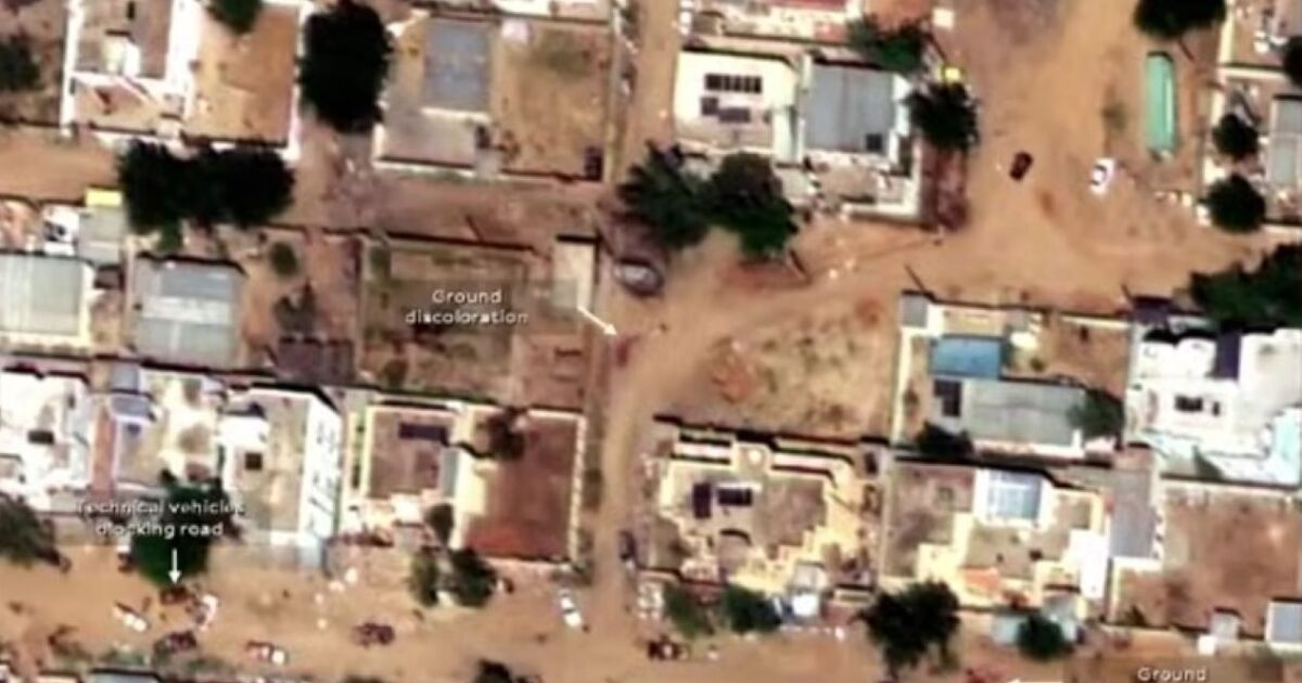 Sudan: Visible from satellite the massacre of 2,000 people by paramilitaries – Piles of corpses and a pool of blood