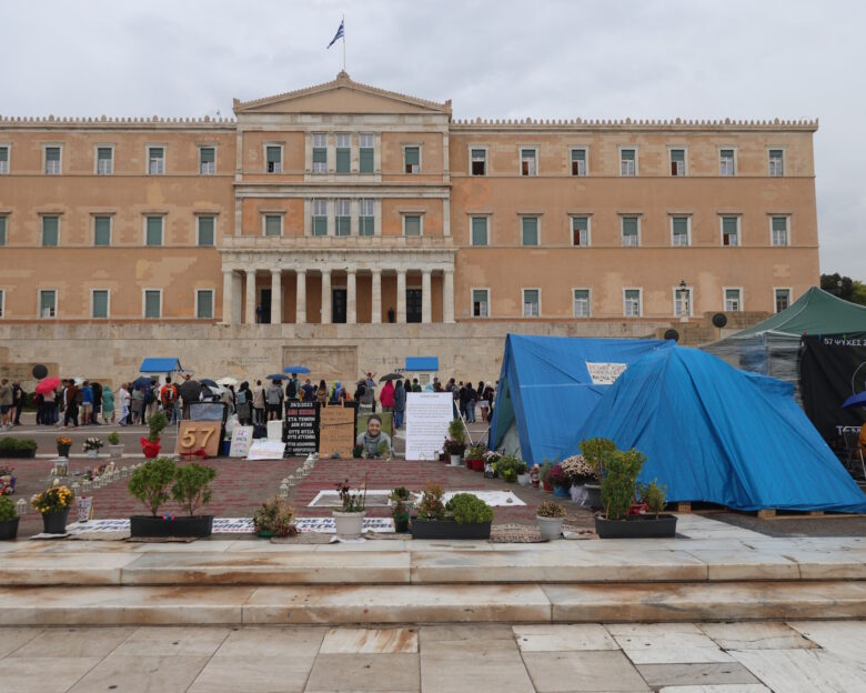 Κυριάκος Μητσοτάκης: Στο υπουργείο Εθνικής Άμυνας η προστασία του μνημείου του Αγνώστου Στρατιώτη
