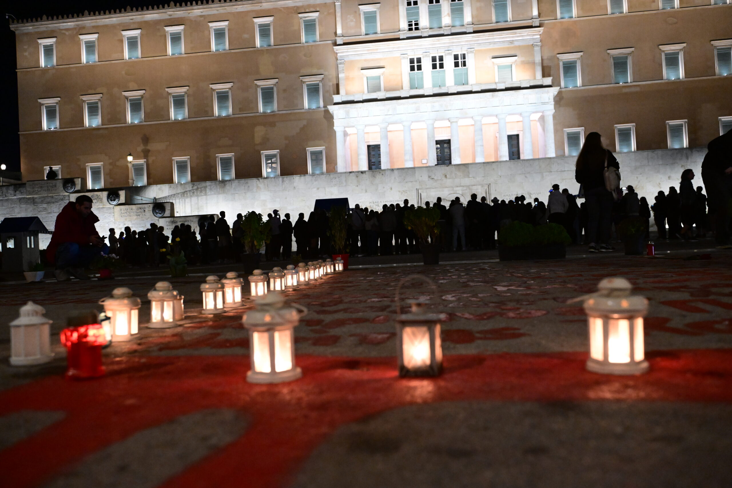 Gathering of relatives of the Tempe victims in front of the Unknown Soldier