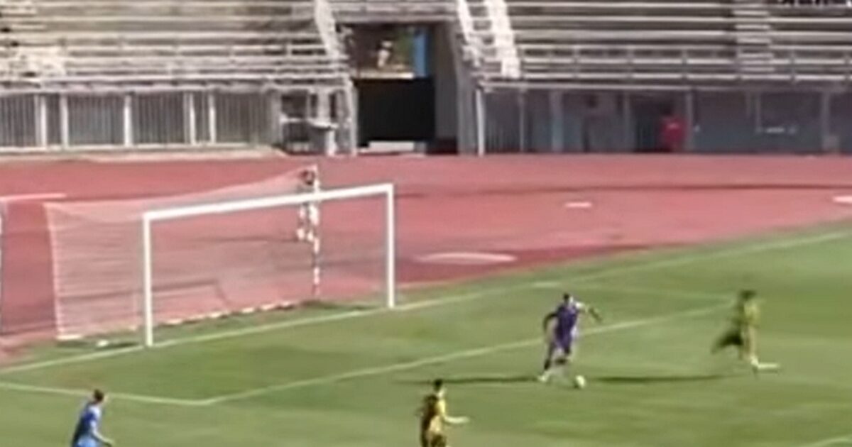 Kavala players sent their team’s goalkeeper to the stands after two tragic mistakes Kavala players sent their team’s goalkeeper to the stands after two tragic mistakes