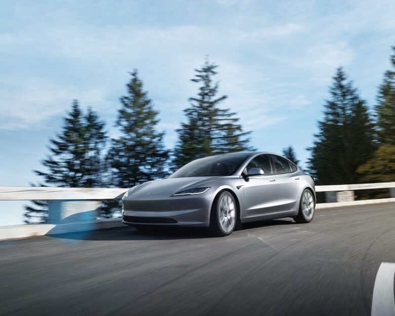 Tesla: Προσθήκες στα Model 3 και Model Y και περισσότερη αυτονομία