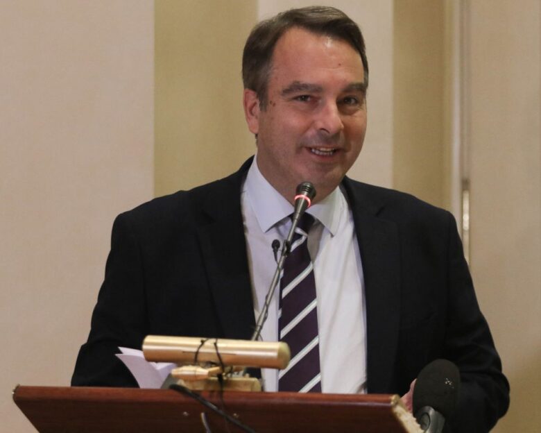 Ο βουλευτής Θανάσης Παπαθανάσης έπεσε θύμα απάτης με ψεύτικο προφίλ στο Facebook – «Προσοχή, μη δώσετε χρήματα»