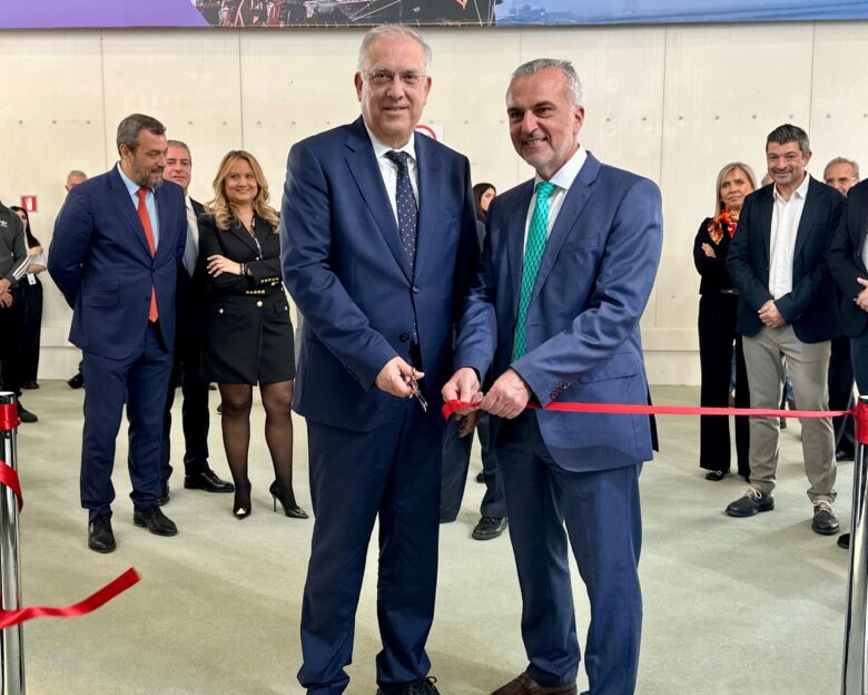 Θεοδωρικάκος: Δυναμικός πυλώνας της βιομηχανίας το ελληνικό αλουμίνιο