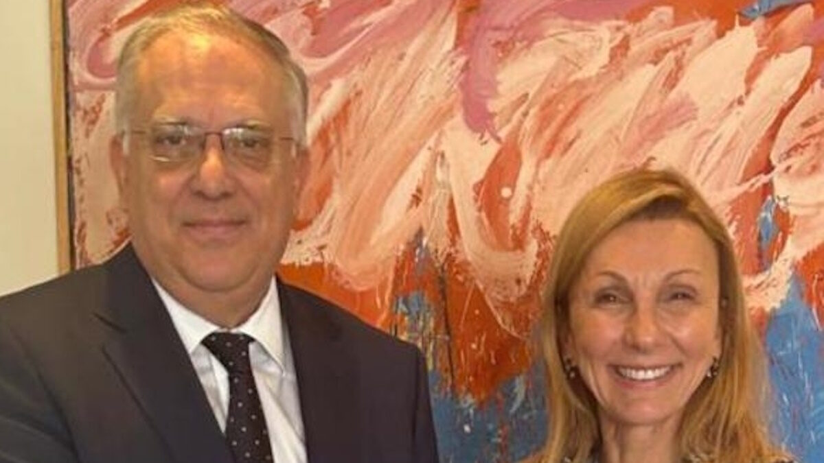 Ο υπουργός Ανάπτυξης, Τάκης Θεοδωρικάκος και η πρόεδρος της Ένωσης Ελλήνων Εφοπλιστών, Μελίνα Τραυλού