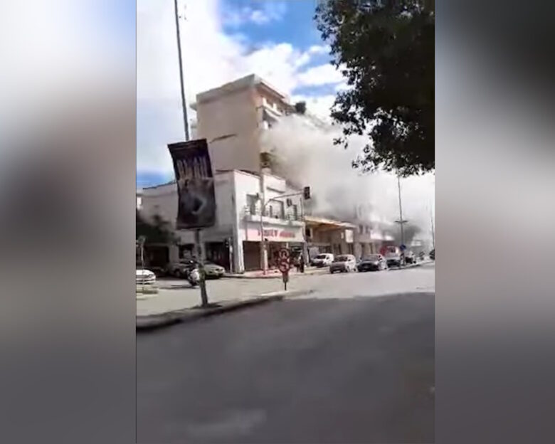 Θεσσαλονίκη: Γυναίκα εντοπίστηκε χωρίς τις αισθήσεις της από φωτιά σε διαμερίσμα στη Νεάπολη