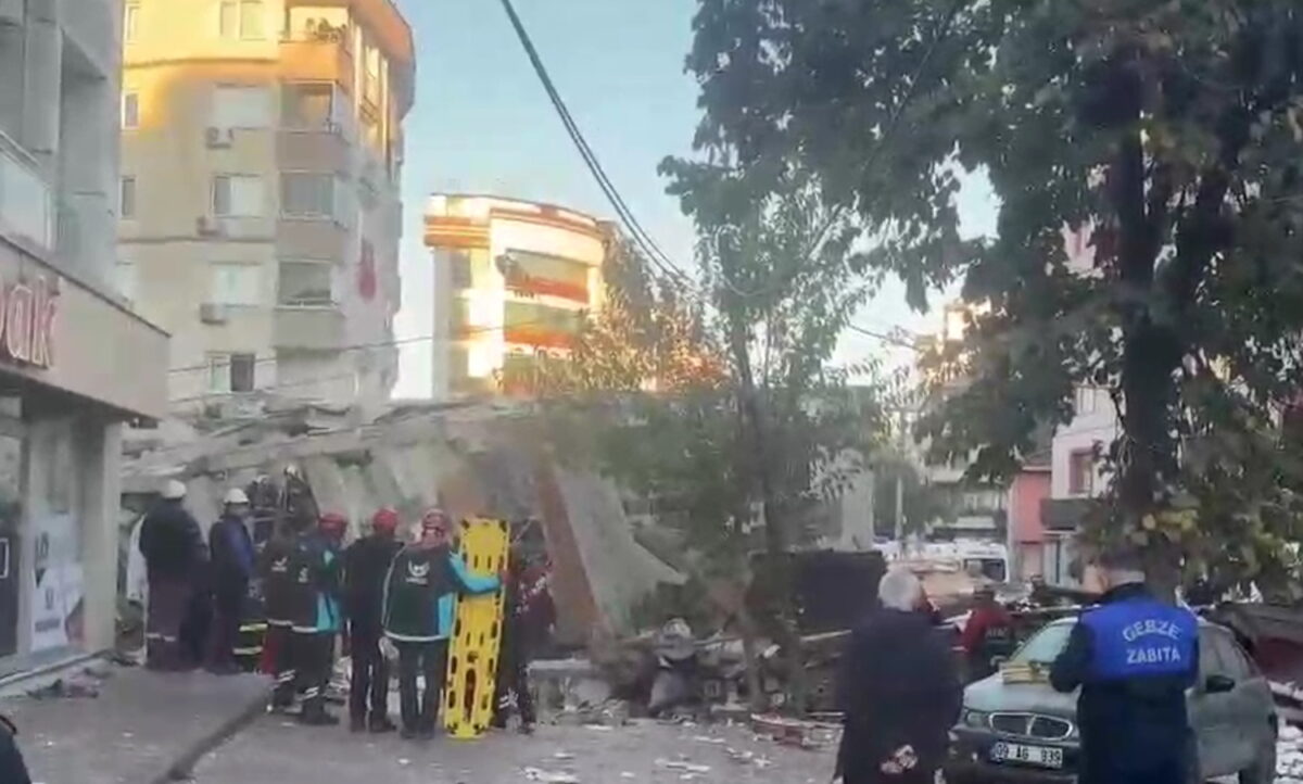 Κατάρρευση κτιρίου στην Τουρκία