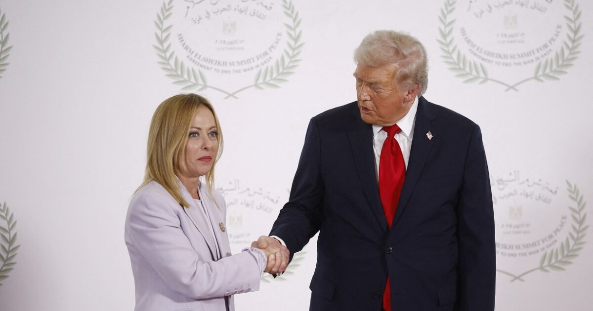 Trump flirted with Melon: “Do you mind if I say you are beautiful? Because you really are »