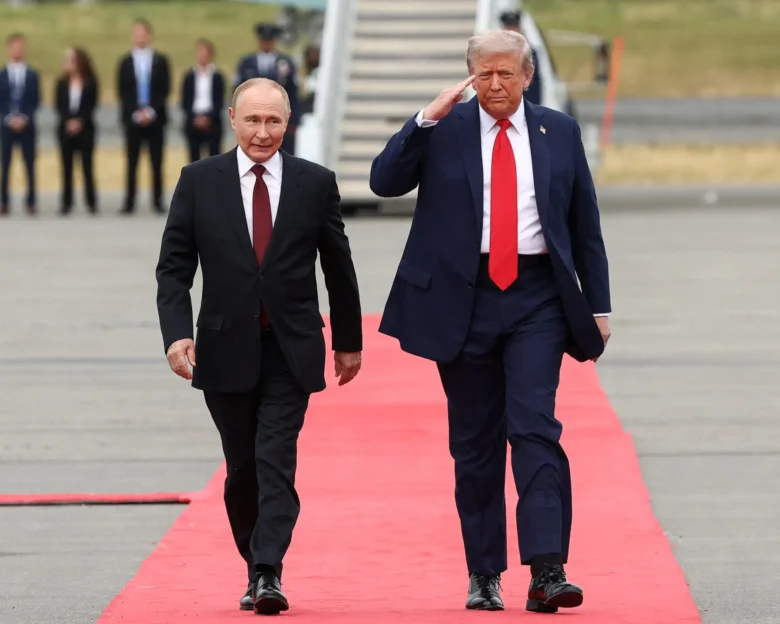 Τραμπ και Πούτιν κάνουν επίδειξη δύναμης και στήνουν ψυχροπολεμικό κλίμα με υπερόπλα και πυρηνικές δοκιμές