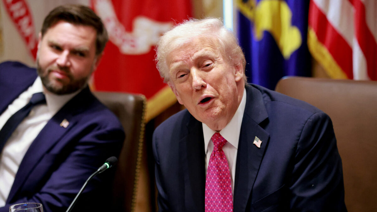 Οι Ντόναλντ Τραμπ και Τζ. Ντ. Βανς