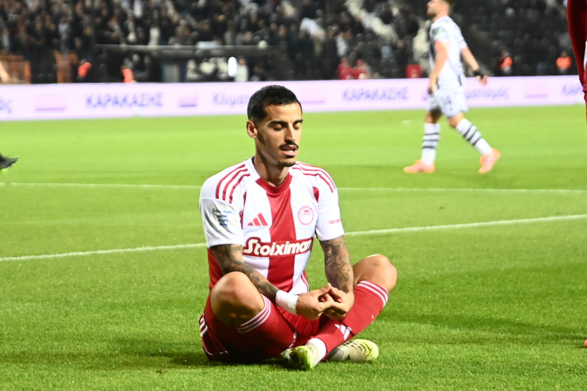 Ο Τσικίνιο μετά το γκολ στην Τούμπα (ΦΩΤΟ ΓΙΩΡΓΟΣ ΜΑΤΘΑΙΟΣ