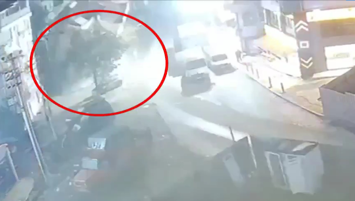 Η στιγμή που το κτίριο καταρρέει στην Κωνσταντινούπολη