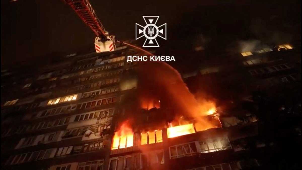 Fires are extinguished after Russia's attacks on Kyiv