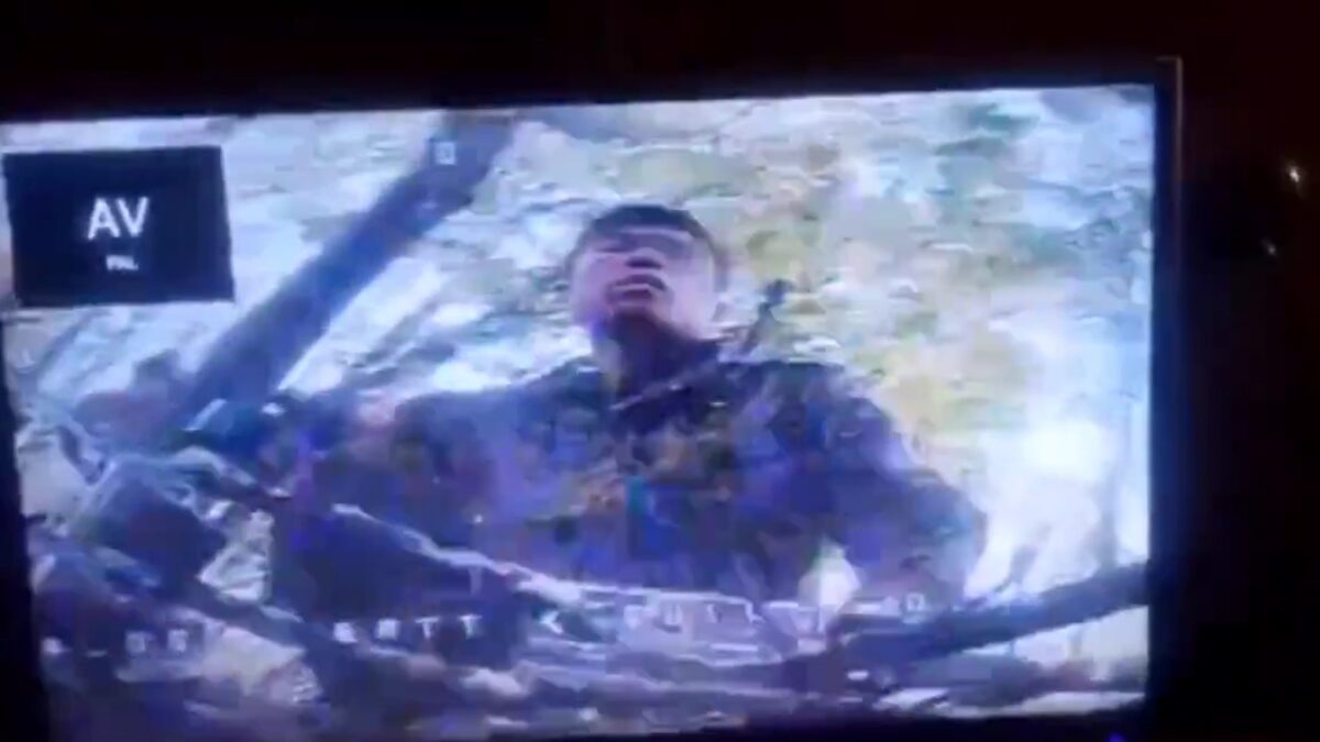 Ένας βορειοκορεάτης στρατιώτης σε βίντεο που δημοσίευσε ο ουκρανικός στρατός