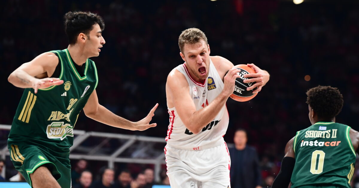 Sasa Vezenkov’s Buzzer Beater three -pointer at Olympiacos – Panathinaikos half