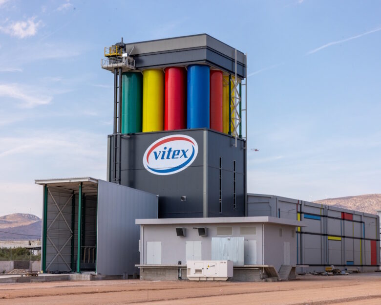 Η Vitex αλλάζει το τοπίο στην οικοδομή με τον «Χρωμόπυργο», τη νέα υπερσύγχρονη μονάδα παραγωγής κονιαμάτων