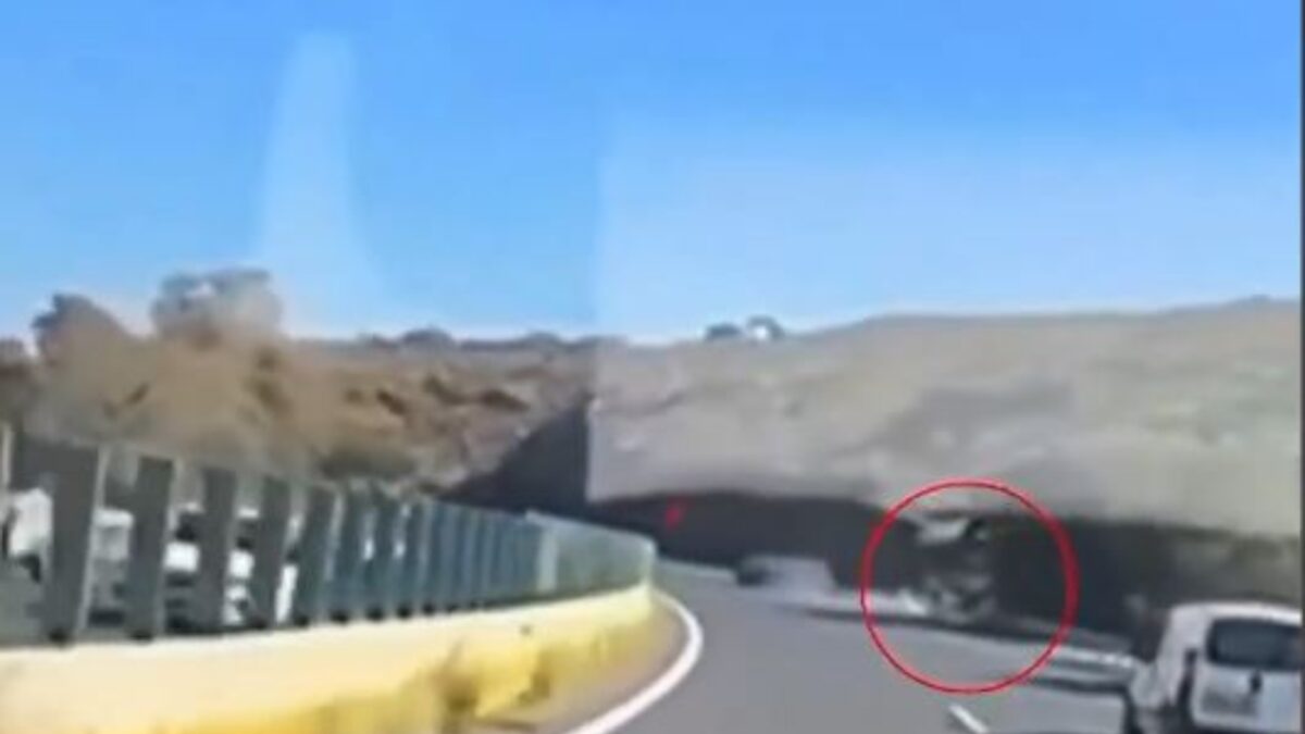 Το αυτοκίνητο που συγκρούστηκε με προπορευόμενα οχήματα