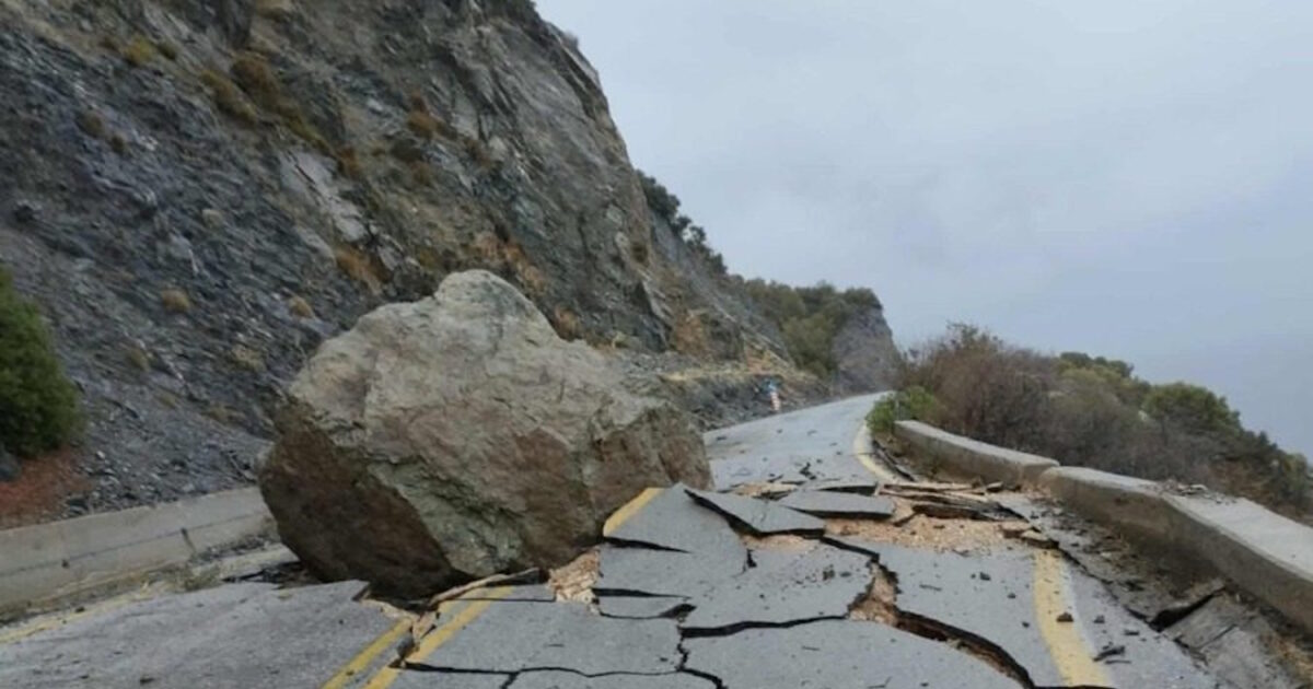 Lesvos: Danger of new landslides from the rock that caused huge damage to the road to Melita