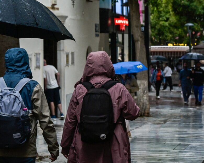 Καιρός – Καντερές: «Τσουχτερό» το κρύο για την εποχή – «Θα έχει και άλλες βροχές αλλά και χιόνια ο Οκτώβριος»