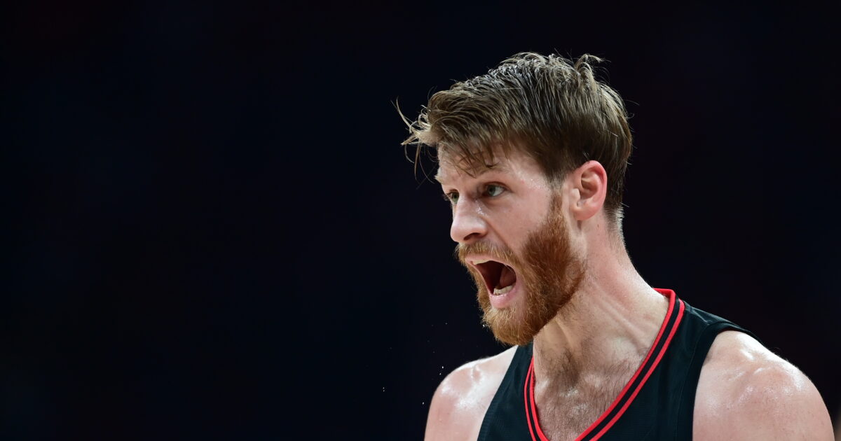 Walk-up to Olympiacos – Hapoel Tel Aviv: “We were like rabid dogs”