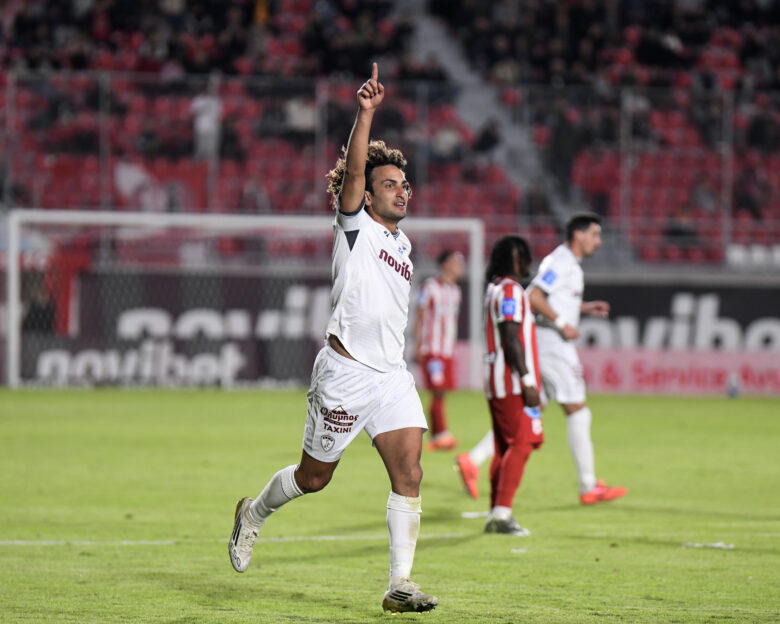 Πανσερραϊκός – ΑΕΛ Novibet 0-2: Με Ουάρντα έκαναν «σεφτέ» στη Super League οι «βυσσινί»