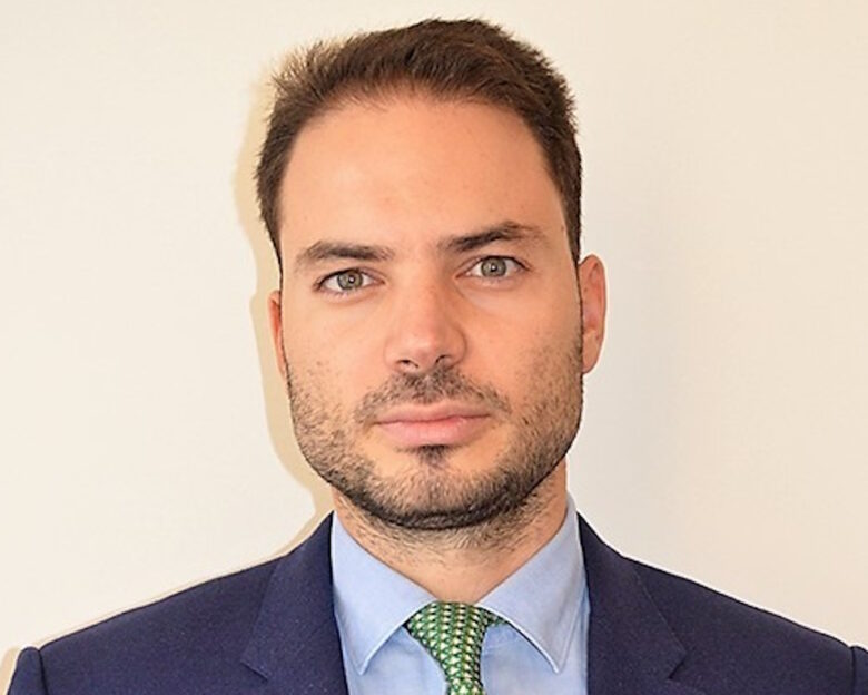 Άρπαξαν το πορτοφόλι του αντιπεριφερειάρχη Αττικής Χρήστου Θεοδωρόπουλου μέσα από το σακάκι του στη Γλυφάδα