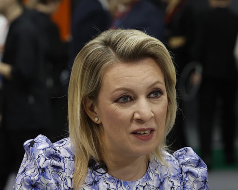 Σκληρή απάντηση της Αθήνας στις δηλώσεις της Ζαχάροβα: Κατάφωρη παραβίαση η τουρκική εισβολή στην Κύπρο – «Ατυχής αναφορά» για το πραξικόπημα του 1974