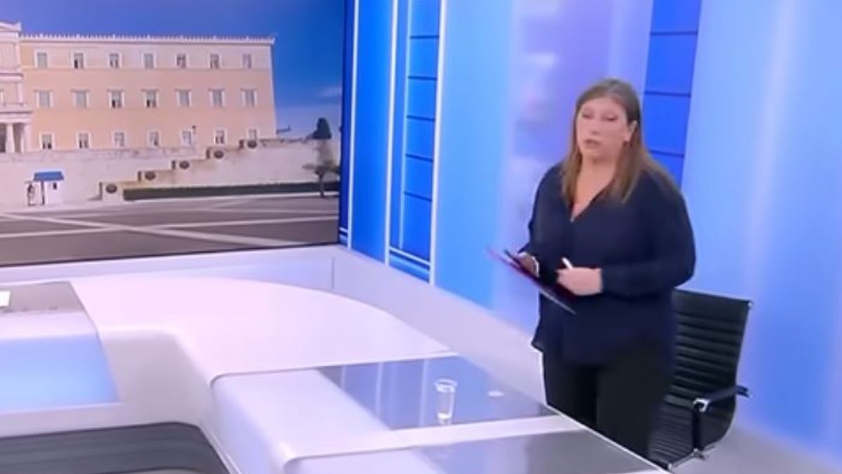 Η Ζωή Κωνσταντοπούλου αποχωρεί από το στούντιο του ΣΚΑΪ