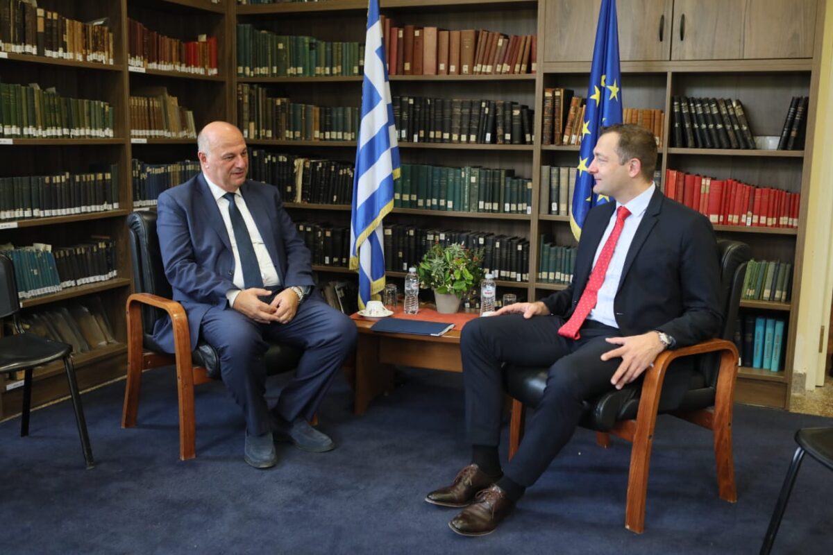 Ο Υπουργός Αγροτικής Ανάπτυξης και Τροφίμων της Ελλάδας, Κώστας Τσιάρας και ο Ευρωπαίος Επίτροπος Γεωργίας και Τροφίμων, Κρίστοφ Χάνσεν