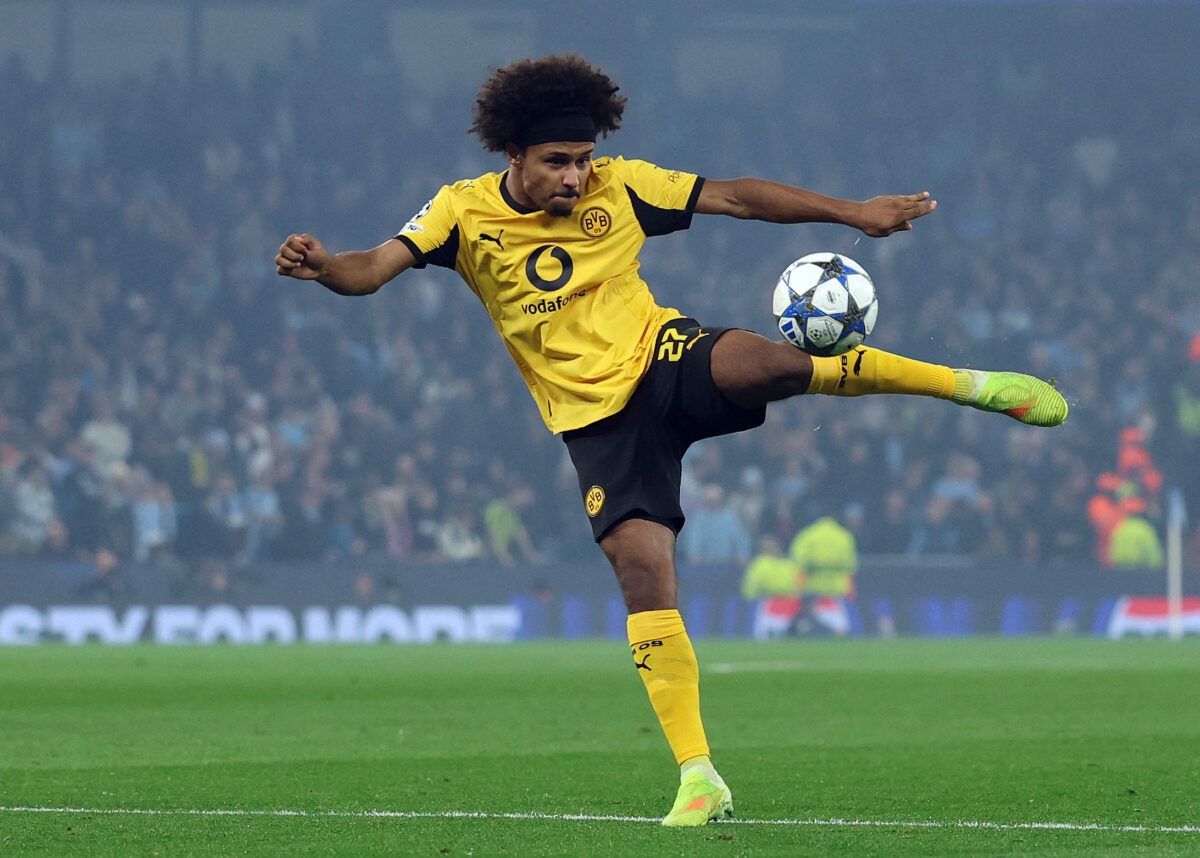 Ο Αντεγέμι σε αγώνα της Ντόρτμουντ