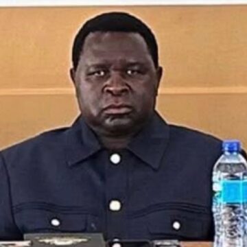 Ο 59χρονος πολιτικός Αδόλφος Χίτλερ Ουνόνα