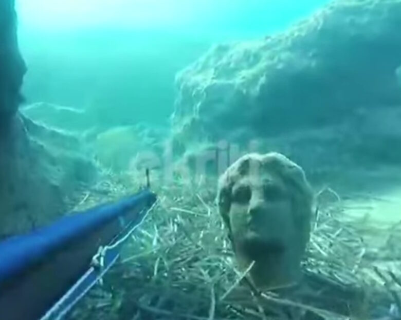 Κρήτη: Ψαροντουφέκας βρήκε άγαλμα στο βυθό της θάλασσας