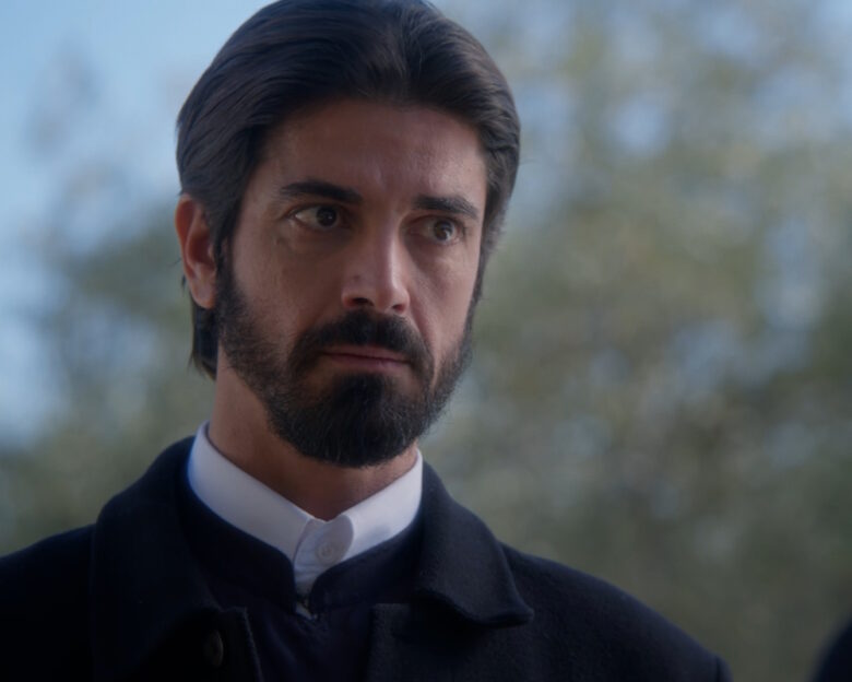 Άγιος έρωτας – επόμενα επεισόδια: Ο πατήρ Νικόλαος εξομολογείται στη Χλόη όλη την αλήθεια για την αδελφή του