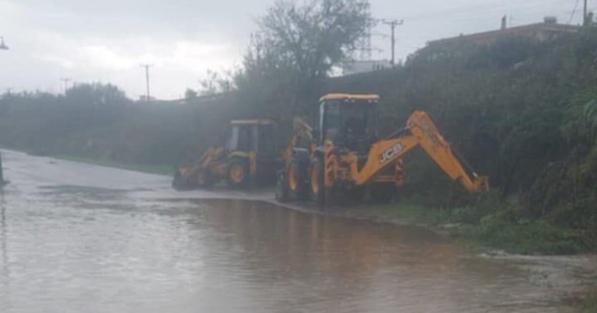 Bad weather in Agrinio: “Rivers of mud” and problems on the roads from the heavy rain – See images