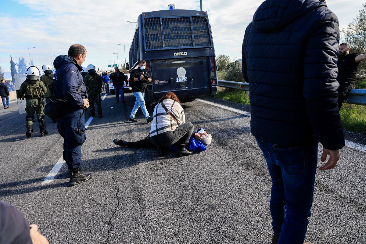 Ένταση στο μπλόκο της Νίκαιας