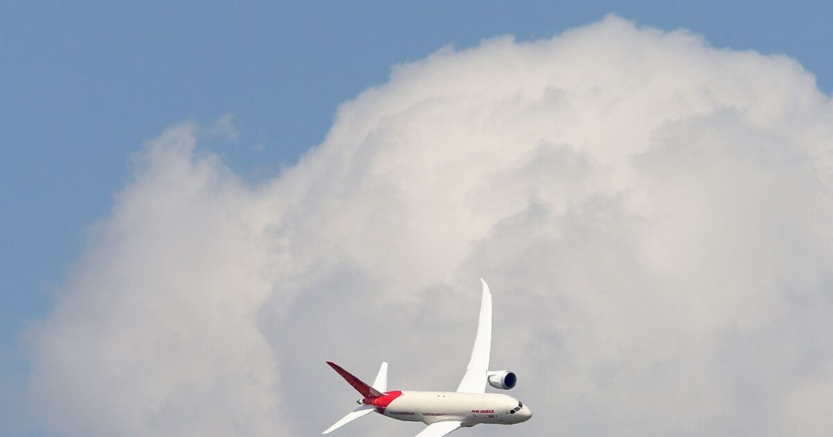 Air India: Forced landing of plane with 176 passengers after bomb threat