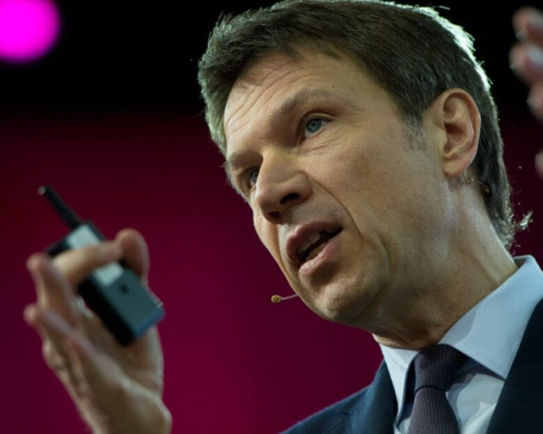 «Η Ευρώπη χρειάζεται τακτικά πυρηνικά όπλα» δηλώνει ο πρόεδρος της Airbus, Ρενέ Όμπερμαν