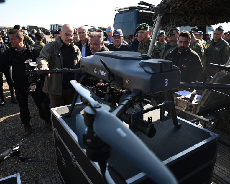 Ενθουσιάστηκε ο Δένδιας την άσκηση «Αίσιος Οιωνός – 25»: Πρώτη φορά έγινε χρήση drones σε τέτοια κλίμακα – Μπήκαμε σε νέα εποχή